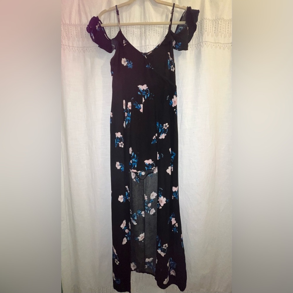 Xhilaration High-Low Off Shoulder Romper Dress in Black Floral, size Small